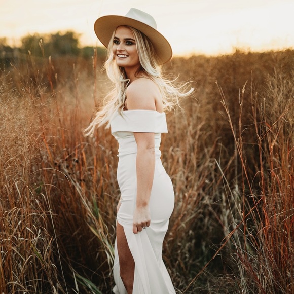 Lulus Dresses & Skirts - White wedding/Bridemaid Dress